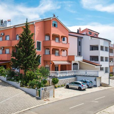 Apartments Mikanovic Crikvenica Exterior photo