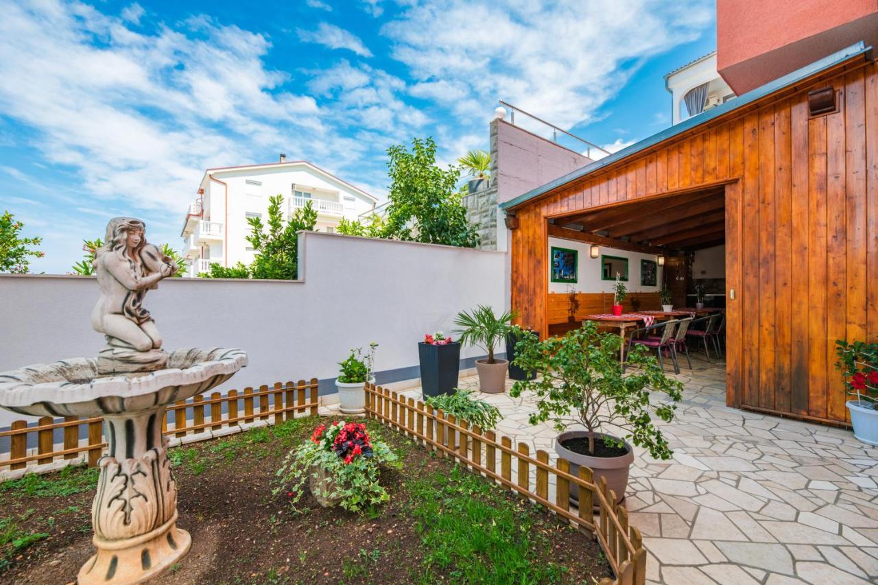 Apartments Mikanovic Crikvenica Exterior photo