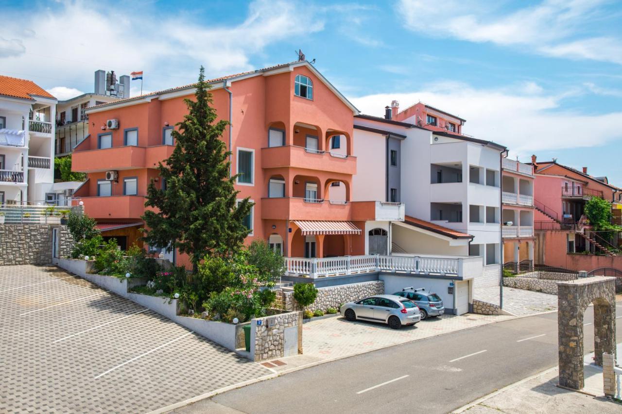 Apartments Mikanovic Crikvenica Exterior photo