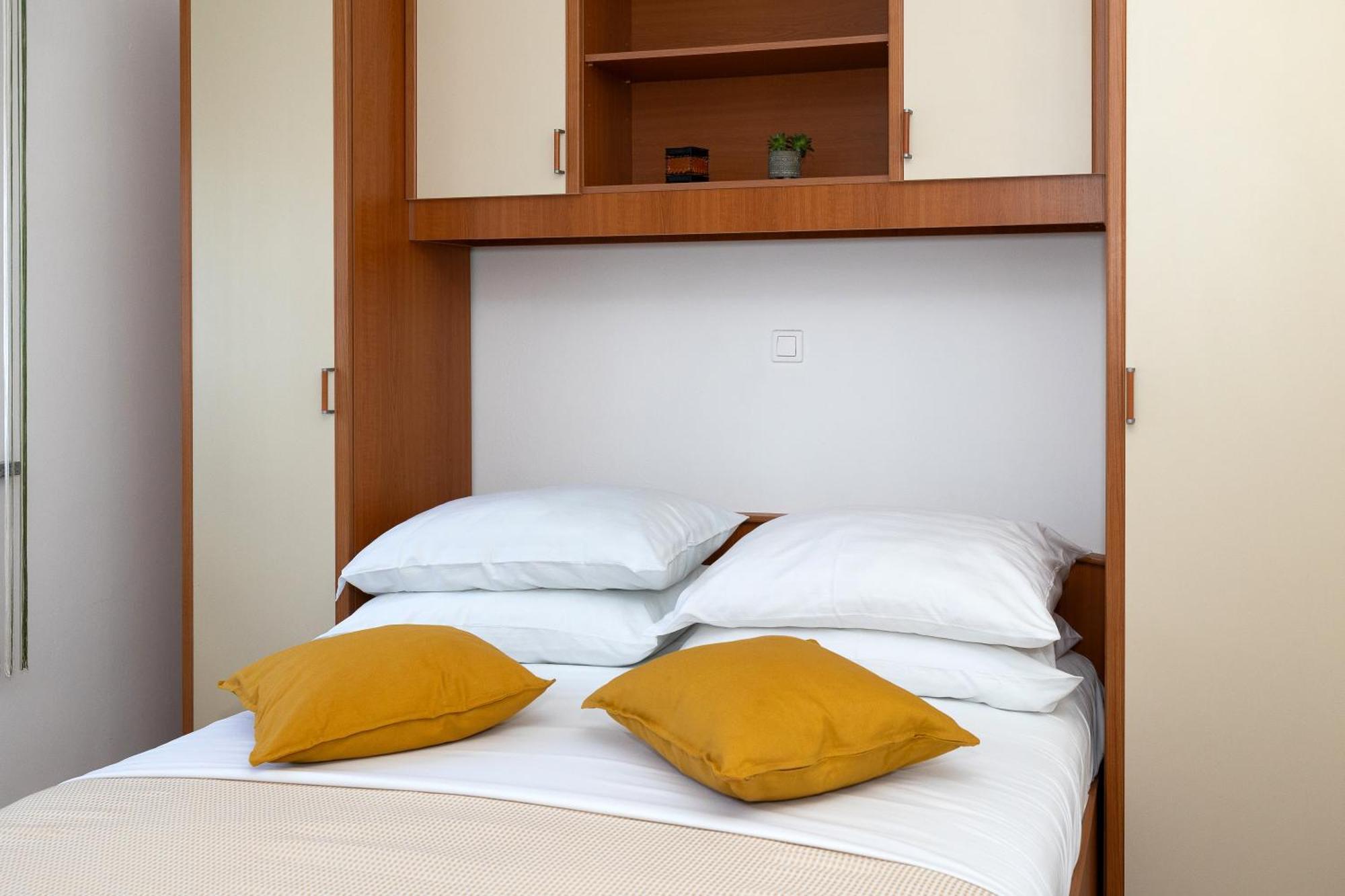 Apartments Mikanovic Crikvenica Exterior photo
