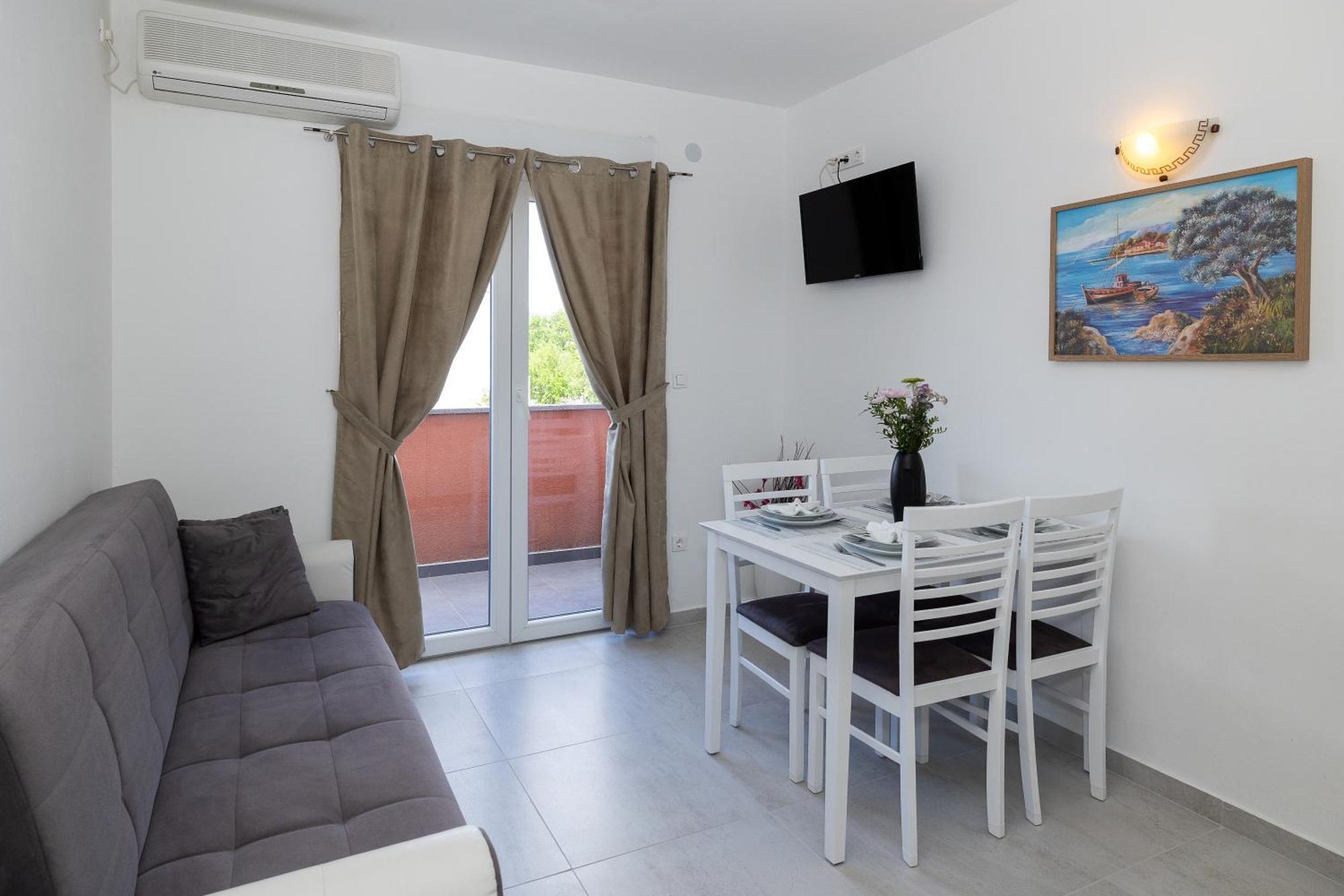 Apartments Mikanovic Crikvenica Exterior photo