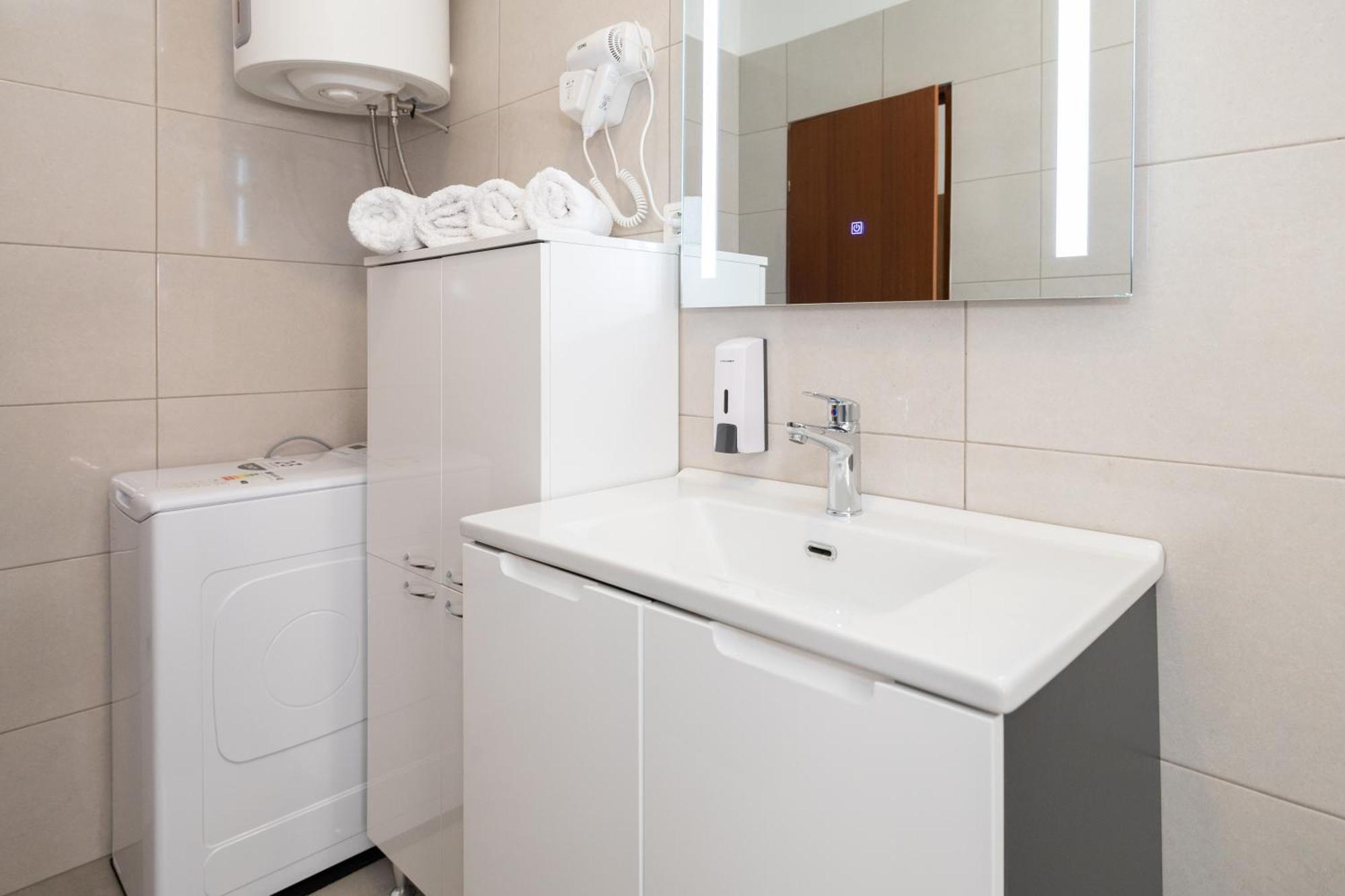 Apartments Mikanovic Crikvenica Exterior photo