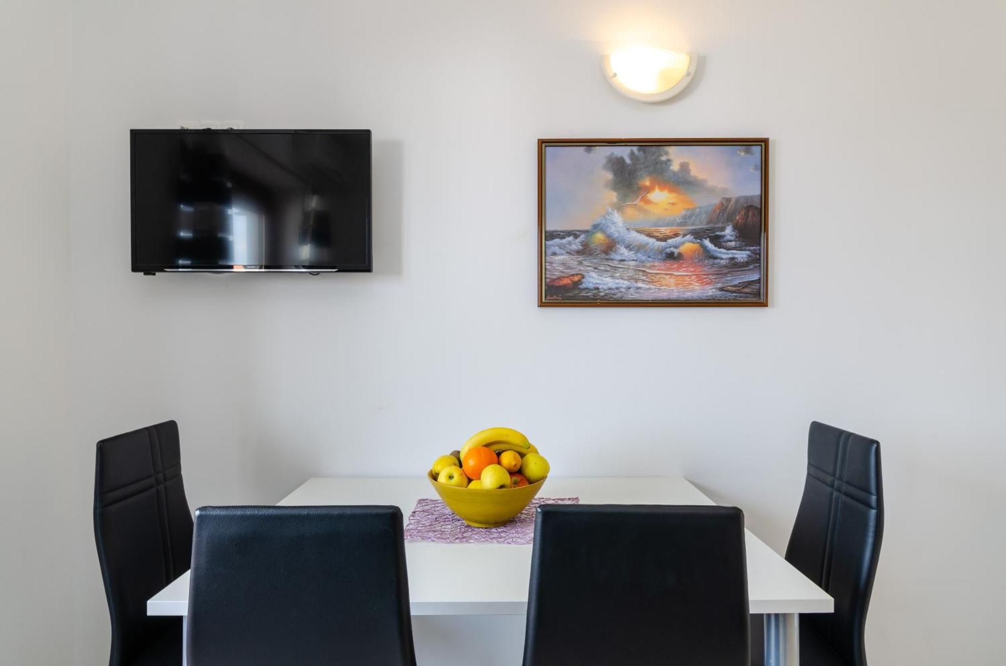 Apartments Mikanovic Crikvenica Exterior photo